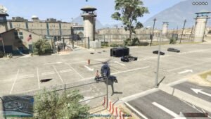 conductor esquivando ladron en calle urbana