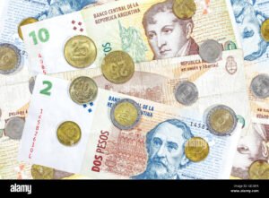 factura argentina con billetes y monedas
