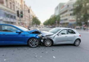 Qué pasó en el choque ocurrido en Beiró y Lope de Vega 28 interseccion urbana con accidente automovilistico