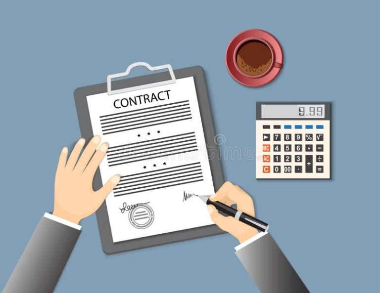 manos sosteniendo un contrato y una calculadora