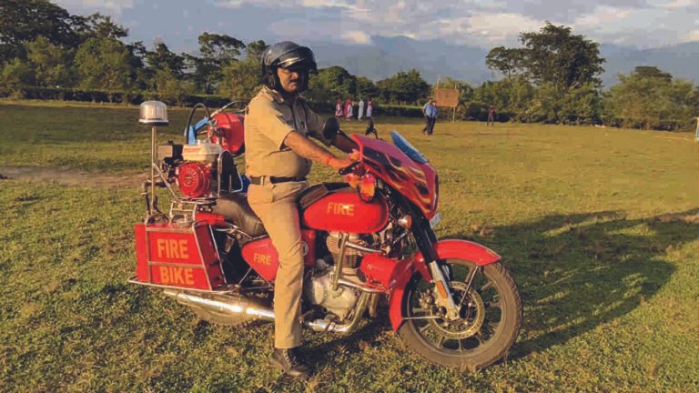 Las motocicletas deben portar balizas y matafuegos según la ley argentina