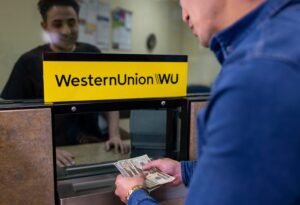 Cuánto Cuesta Mandar Dinero Por Western Union Desde Argentina 6 persona enviando dinero en western union oficina