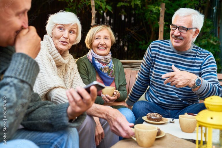 Pueden Los Extranjeros Residentes en Argentina Jubilase Sin Aportes Previos 2 persona jubilada disfrutando al aire libre