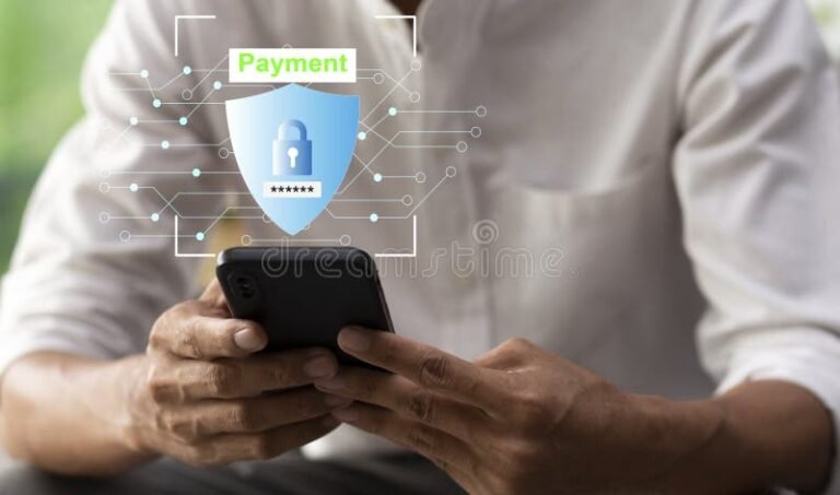 Cómo comprar dólares desde el home banking de tu banco en Argentina 2 persona usando app de home banking movil