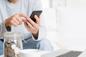 Cómo pedir un préstamo en Mercado Pago paso a paso fácilmente 5 persona usando celular y computadora para prestamo