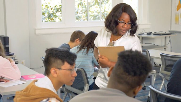 Cuántas horas trabaja un preceptor en una jornada laboral típica